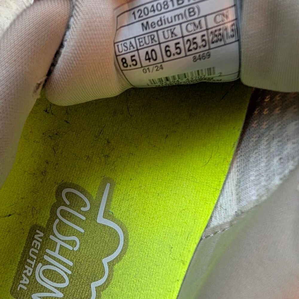 Brooks Women's White and Orange Trainers - Picture 7 of 7
